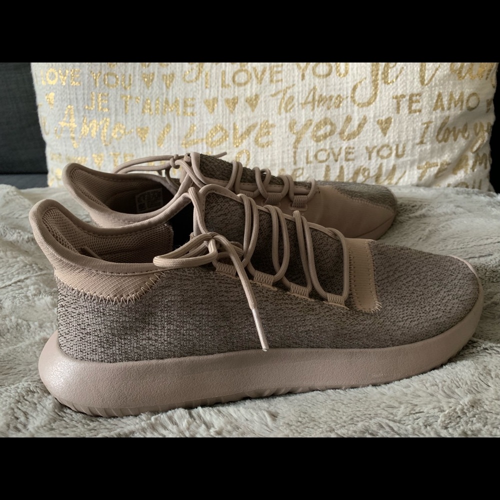 Men’s adidas sneakers 9.5